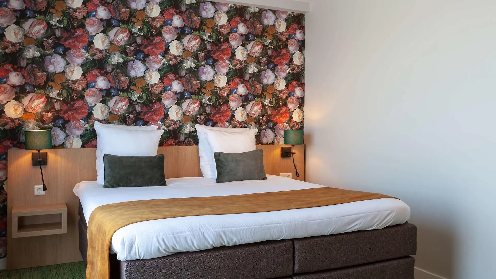 Best Western Plus Hotel Amstelveen 4*,